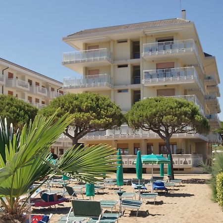 Appartamenti Diplomatic-Residence Fronte Mare-Piazza Torino-Lido Di Jesolo Dış mekan fotoğraf