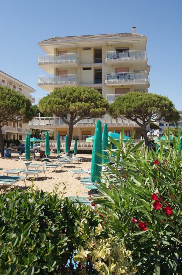 Appartamenti Diplomatic-Residence Fronte Mare-Piazza Torino-Lido Di Jesolo Dış mekan fotoğraf